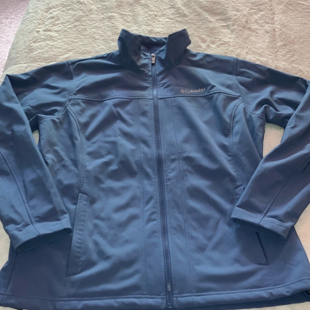 Columbia Blue Jacket with Streamlined Design